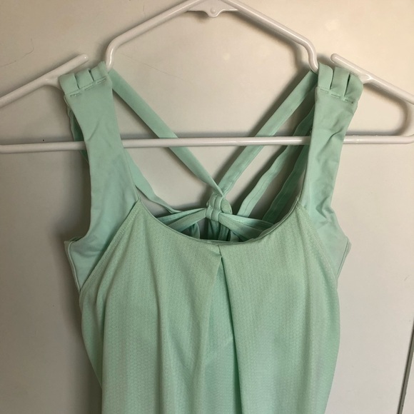 Lululemon built in bra tank, size 6 - Picture 6 of 6